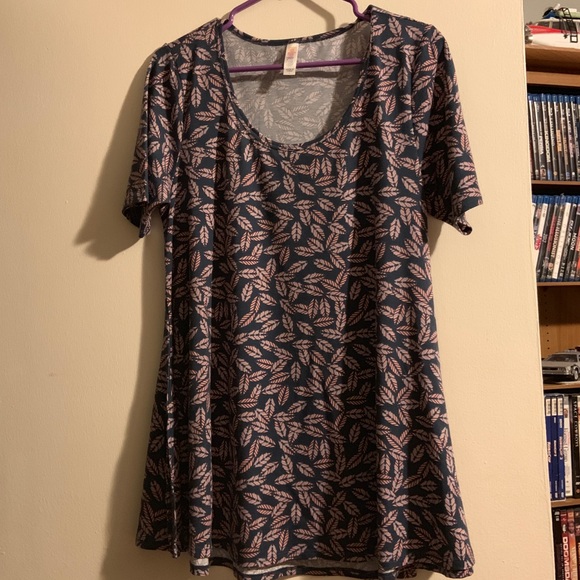 Lularoe perfect T - Picture 1 of 4